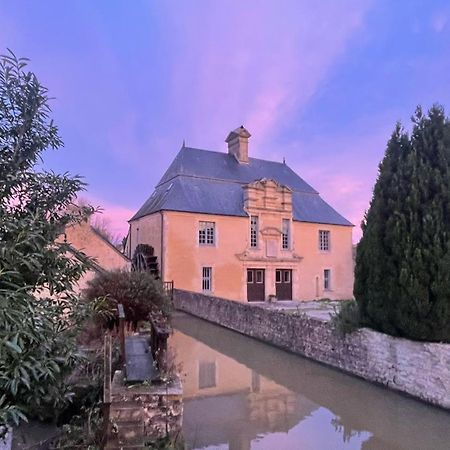 לינה וארוחת בוקר Trevieres Le Beau Moulin מראה חיצוני תמונה